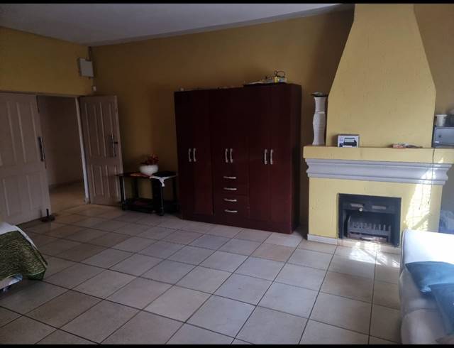 3 BEDROOM HOUSE FOR SALE IN SEBOKENG ZONE 10